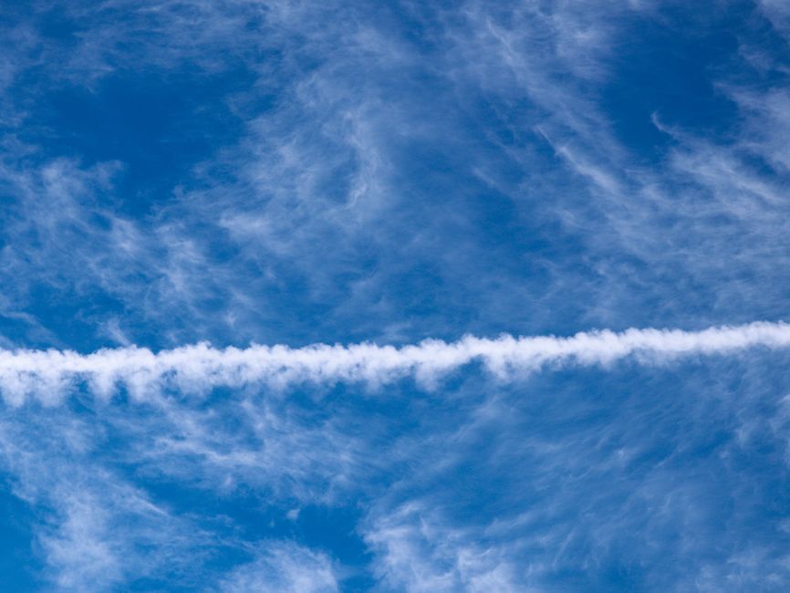 artificial intelligence — AI vs. Contrails: A Climate Solution or Greenwashing? (photo)