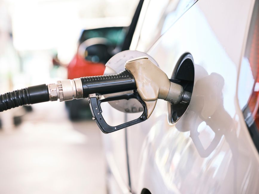 Falling — Falling oil prices help calm worries about inflation, and Wall Street  (inline 3)