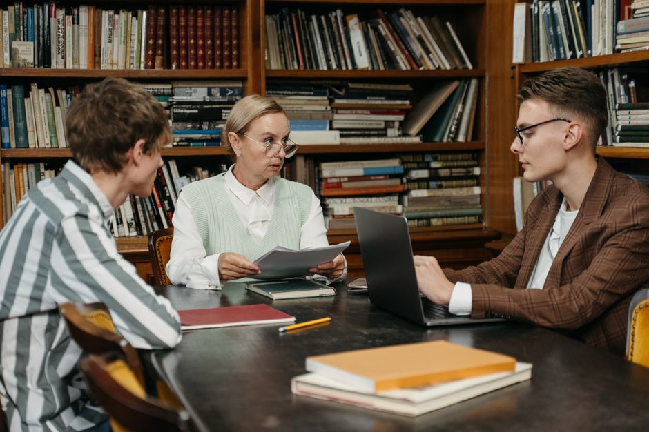 Cambridge University scandal — Cambridge's Academic Integrity Under Fire: A Tale of Alleged Fraud and (photo)
