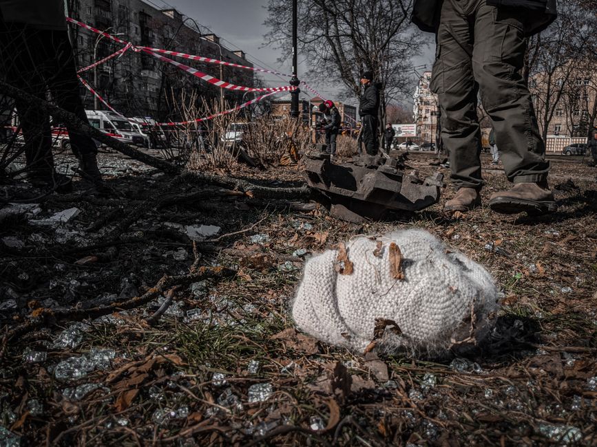 Ukraine, Russia, conflict — Ukrainian Civilians Pay the Price in Endless Conflict with Russia (photo)