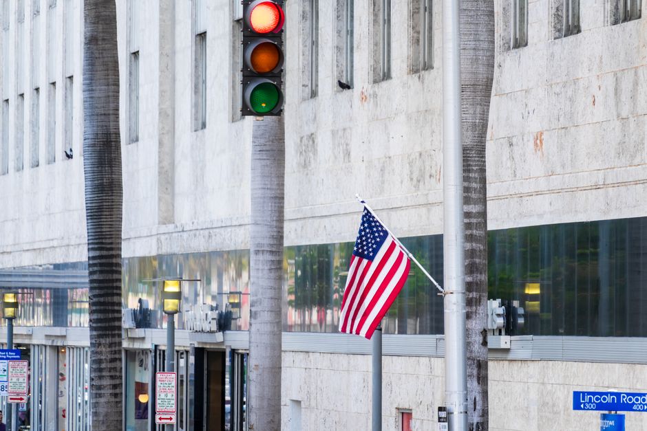 technology — US job market sends mixed signals as layoffs stay low and hiring stays (inline 3)