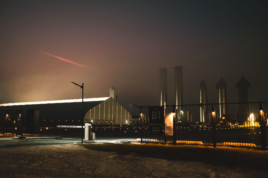 Musk's AI Bet — Musk's AI Bet: A High-Stakes Gamble for SpaceX (photo)