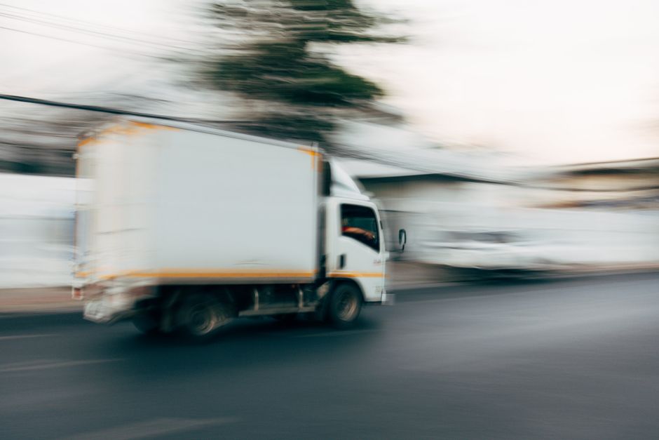 quick commerce — India's Quick Commerce Gold Rush: Speed at What Cost? (photo)
