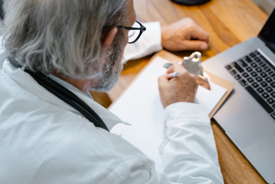 Most Canadians — Alberta's Health Reform Faces Public Rejection (photo)