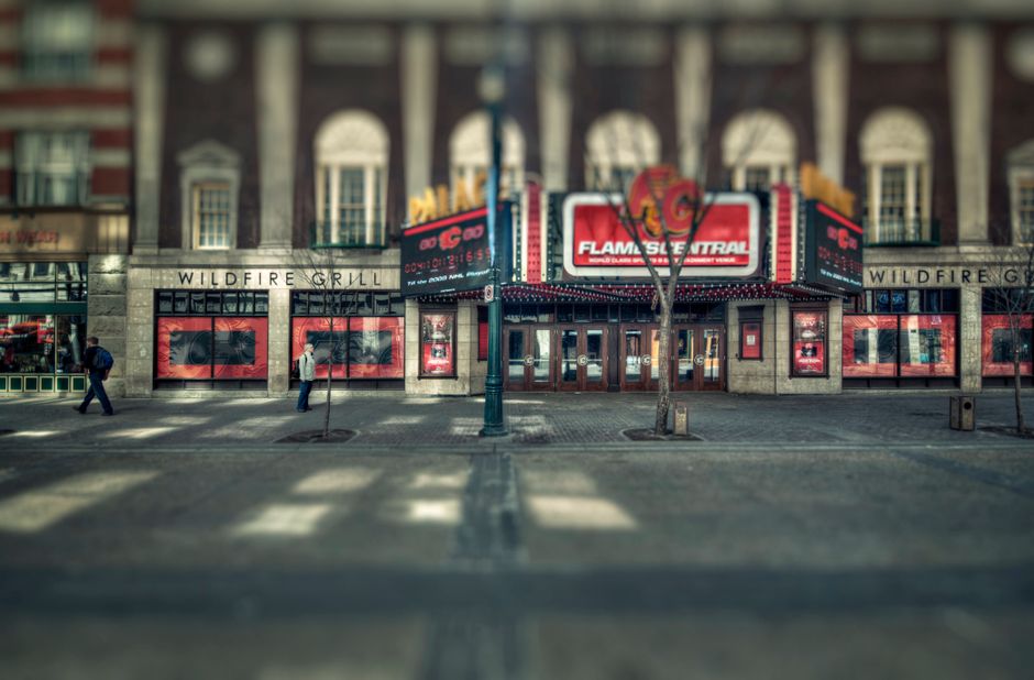 Theatres Launches — AMC Theatres Gambles on Saving Mid-Budget Film (featured)