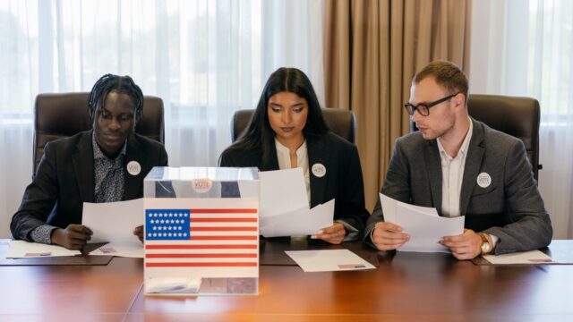 White House — White House Leaks: What Does Feinberg's Exit Signal? (featured)