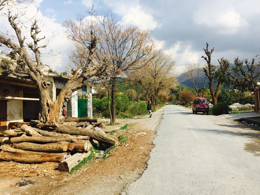 Pakistani — Pakistan's Afghan Airstrikes: A Warning Shot or War? (inline 1)