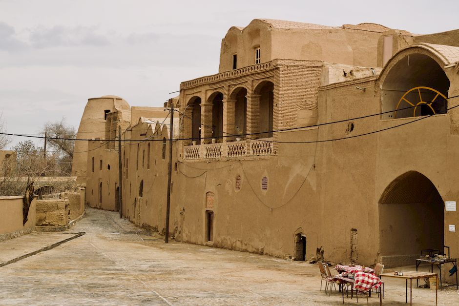 Iran — Iran’s Strait Gambit: Global Oil & Fashion Hang in the Balance (inline 1)