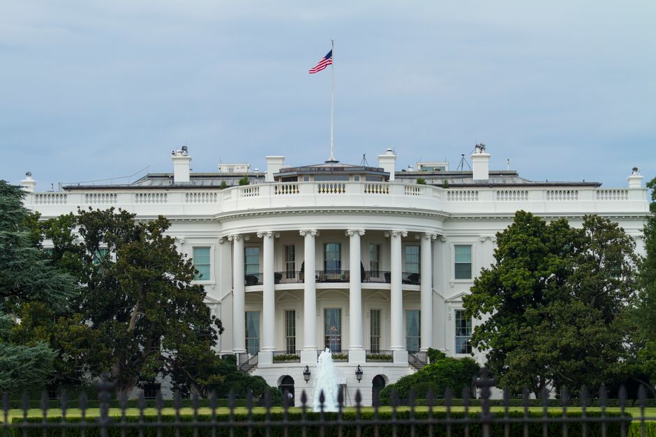 White House — White House Leaks: What Does Feinberg's Exit Signal? (photo)