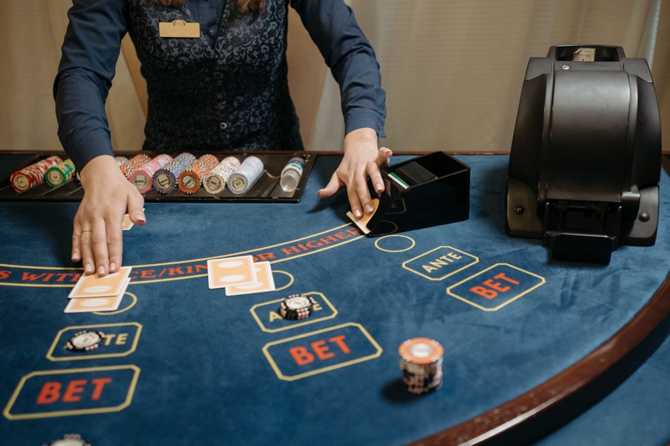 Dealers Are — Seoul Art Dealers' Bet: More Poker Face Than Payoff? (photo)