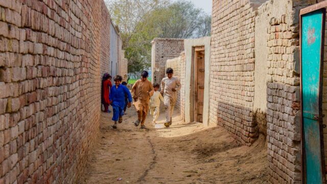 Cargo — Pakistan: Cargo as political collateral? Fashion feels the pinch (featured)