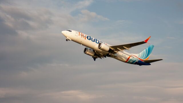 describes cockpit — Flydubai Cockpit Attack: What a Knife Incident Says About Airline Secu (featured)