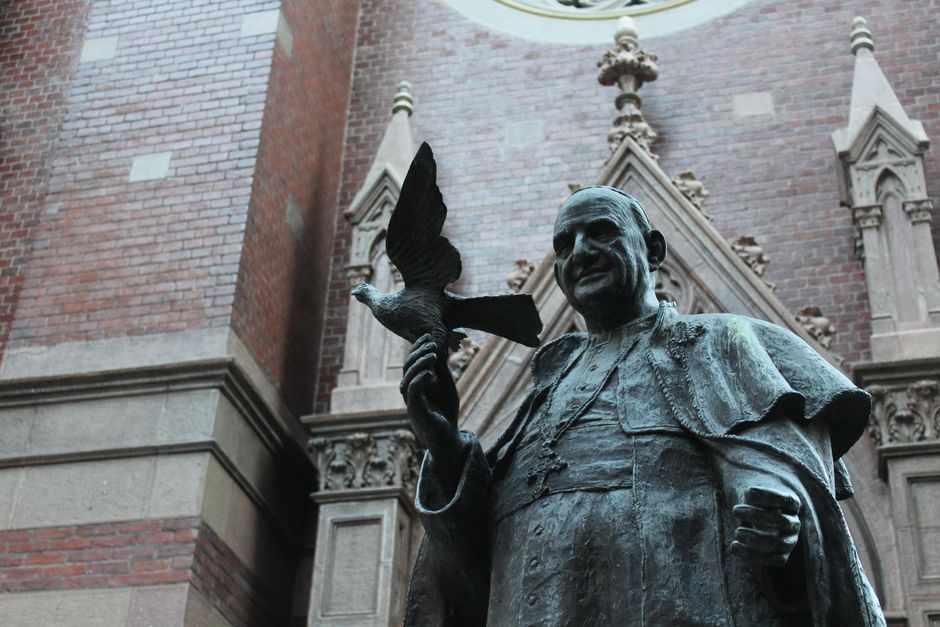 Pope Leo — Pope Leo's Lung Surgery: A Papal Fashion Statement? (photo)