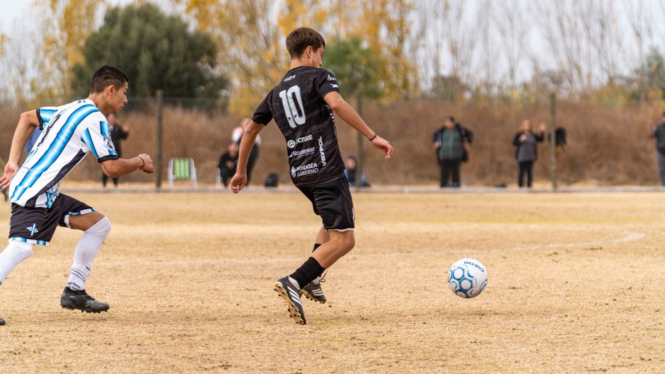 High — High School Soccer: When Fashion Becomes the Winning Strategy (inline 3)